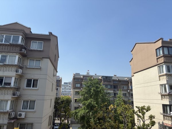 老钱庄 每逢暴雨，奉贤一小区顶楼都成“水帘洞”，居民盼望彻底修好
